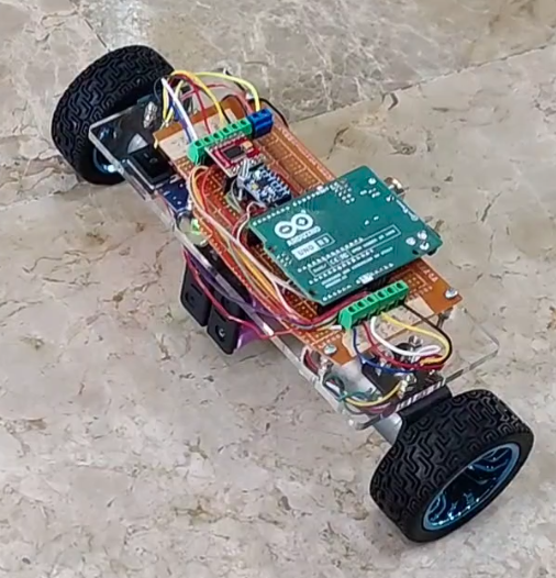 Self-balancing robot prototype based on inverted-pendulum dynamics